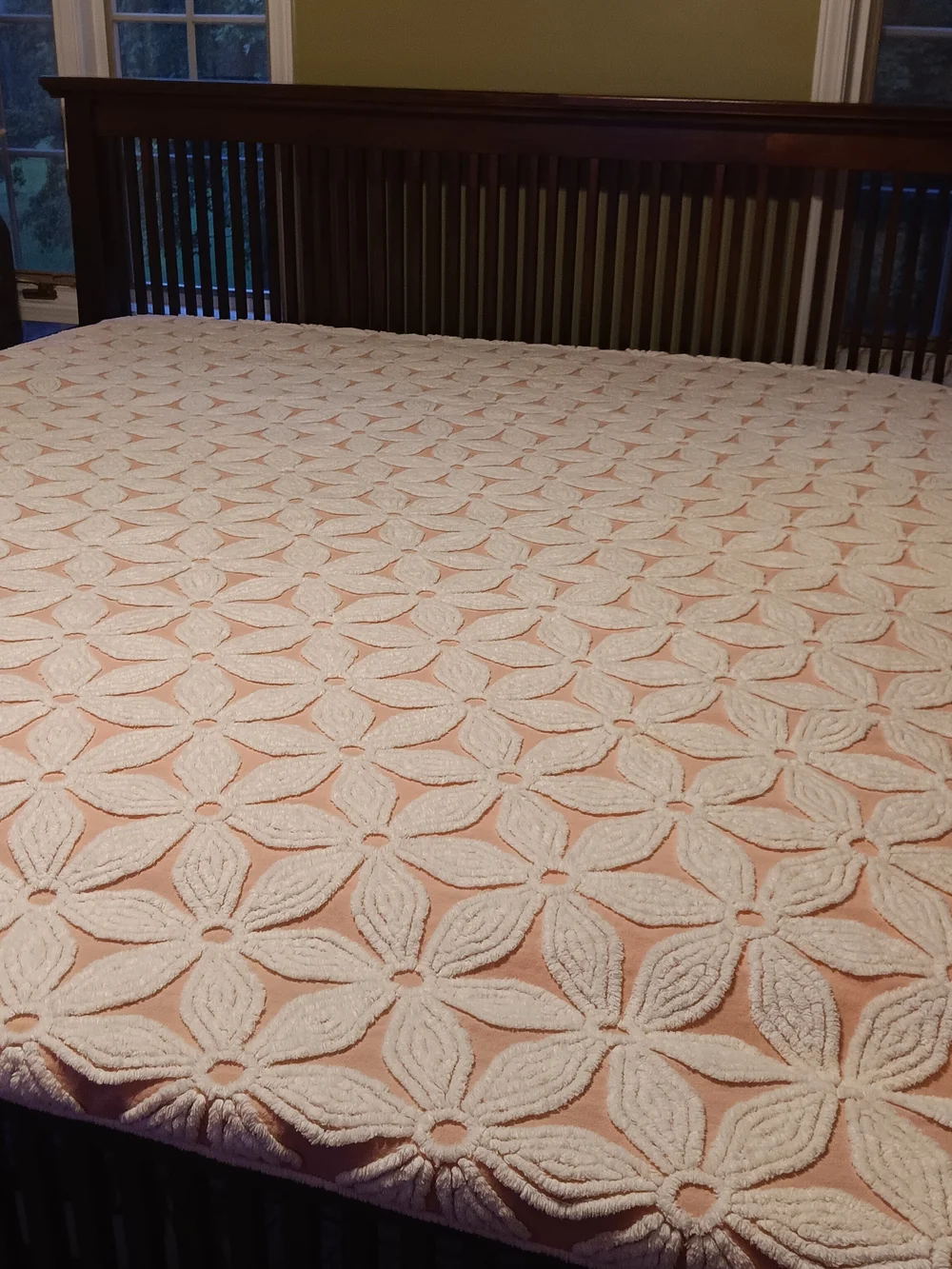 Vtg Hoffman King Size Pink Daisy Chenille Bedspread 104x90 EUC